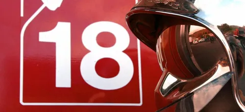 Feu de cheminée dans une maison à Neuville-lez-Beaulieu