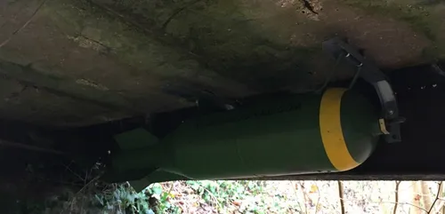 Le Thour : cachée sous un pont cette capsule du jeu "Géocaching" a...