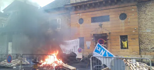 Blocage à la Maison d'Arrêt de Charleville-Mézières.