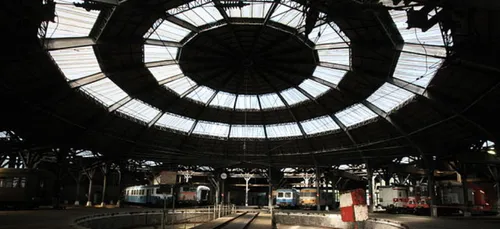 Les ateliers et rotondes de Mohon doivent être réhabilités.