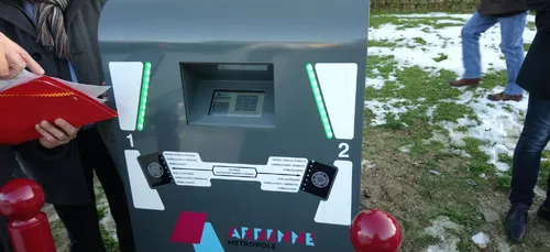 Les premières bornes de recharge pour véhicules électriques mises...