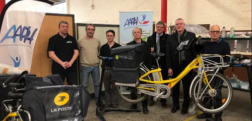 L'entretien et la réparation des vélos des facteurs ardennais...