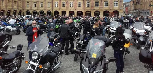 Charleville : 450 motards réunis pour dire non aux 80 km/h