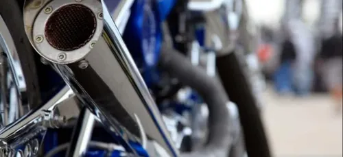 Deux-roues bruyants : après la prévention place à la répression à...