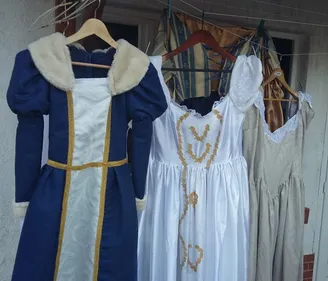 Des photos en costumes d'époque au Château de Sedan