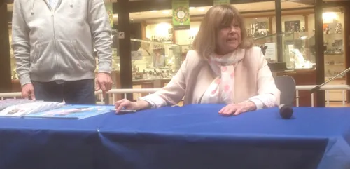 Chantal Goya en dédicace à Charleville !