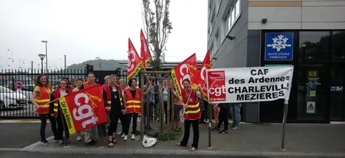Les agents de la CAF de Charleville en grève