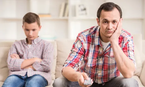 LE LIVRE PARENTS CASSE-COUILLES EST SORTI ! ON VOUS DONNE QUELQUES...