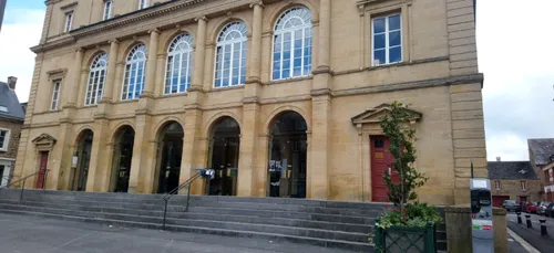 Charleville : lecture de Ludus "les polars au féminin".
