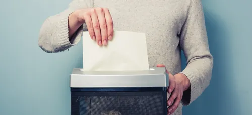 UN ENFANT PASSE 1000$ À LA BROYEUSE !