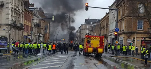Charleville : 15 personnes interpellées après les violences et...