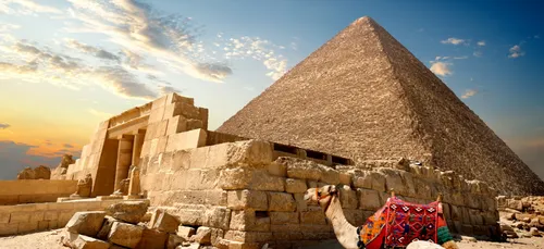 ILS FONT CRAC-CRAC EN HAUT D'UNE PYRAMIDE !