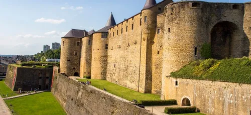 Le Père Noël se rendra au château fort de Sedan.