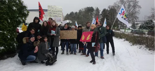 Charleville : enseignants et lycéens se mobilisent contre la...