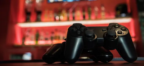 ELLE VEND LA CONSOLE DE SON EX POUR 3,40€ !