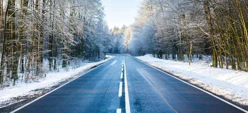 LES RÉSEAUX SOCIAUX SE MOQUENT DES FRANÇAIS AVEC "LA TEMPÊTE DE NEIGE"