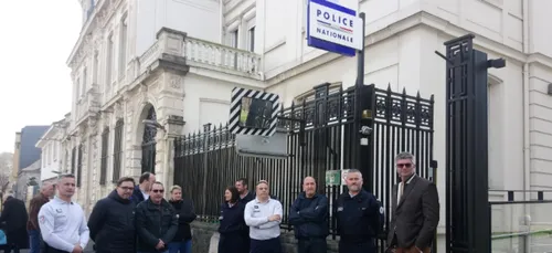 Rassemblement des policiers ardennais.