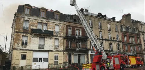Incendie d'un immeuble avenue d'Arches : la Ville de Charleville...