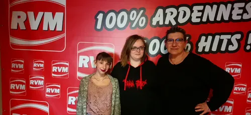 Des jeunes de la Mission locale de Charleville créent un gobelet...