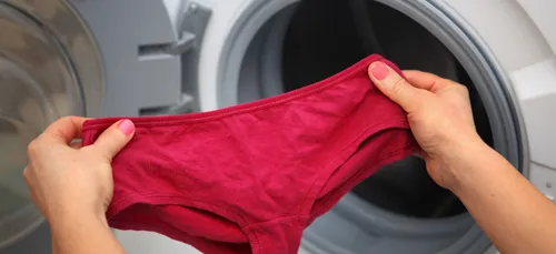 UN VILLAGE ORGANISE LA FÊTE DU SLIP !