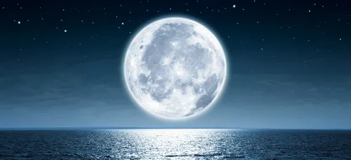 VICTORIA BECHKAM VEUT BOIRE UNIQUEMENT DE LA "MOON WATER"