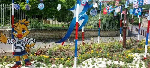 Le musée itinérant sur le football féminin s'arrête ce week-end à...