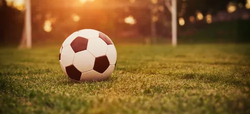 DES MAMIES RECRUTÉES POUR JOUER AU FOOTBALL !