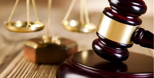 Gilets jaunes : deux hommes condamnés à de la prison