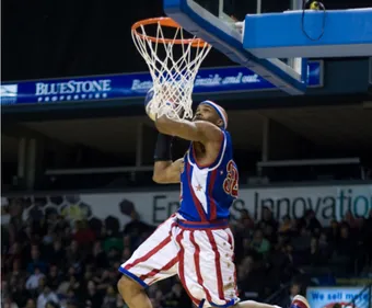 Les Harlem Globetrotters de passage à Charleville en 2020