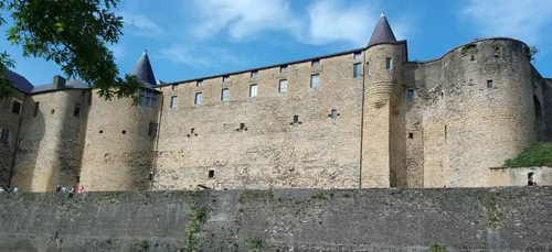 Des spectacles de chevaliers tout l'été au Château Fort de Sedan