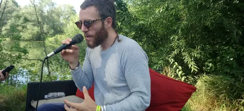 Barcella au soleil du Cabaret Vert.