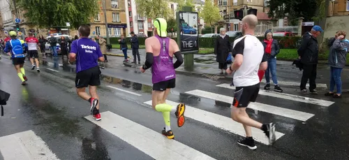 Coureurs et spectateurs au rendez-vous pour le 100e Sedan-Charleville