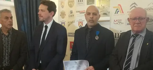 Hamid Zaïm décoré de la médaille du mérite de la boxe au grade de...