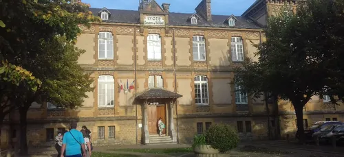 Action devant le collège Nassau de Sedan