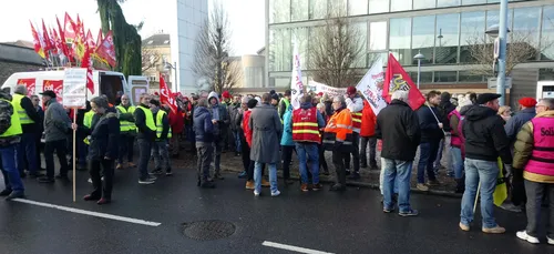 Charleville : 1 500 personnes dans la rue contre la réforme des...