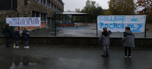 Rocroi : une marche aux flambeaux contre la fermeture du collège