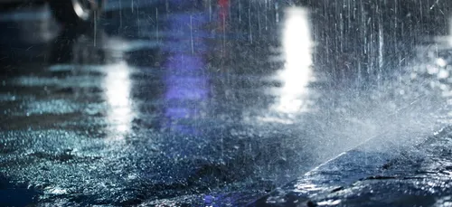 Accidents, toitures envolées, arbres couchés. Les intempéries font...