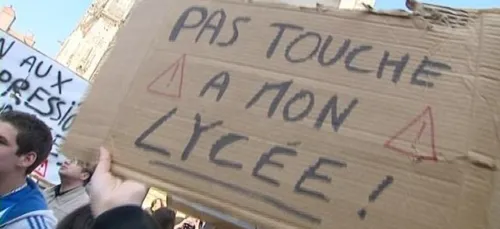 Action "Lycée Mort" à Sévigné de Charleville.