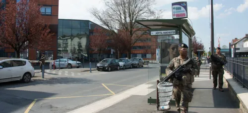 Les militaires du 3e RG resteront mobilisés autour de l'hôpital...
