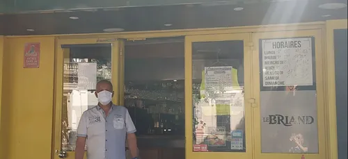 Réouverture des bars, cafés et restaurants.