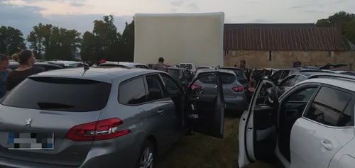Carton plein pour le premier cinéma drive-in de la Cassine !