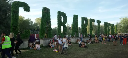 Cabaret Vert : "On va sortir vivant de cette crise" assure le...