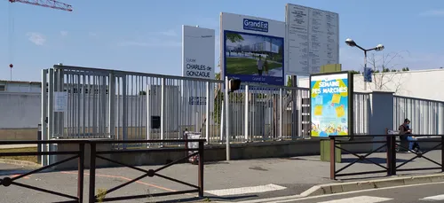 Charleville : une classe du lycée Charles de Gonzague fermée en...