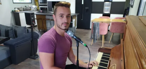 Charleville : le chanteur ardennais Aleks Ander va faire son...