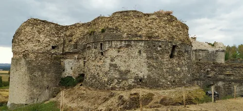 Montcornet : dans la nuit des châteaux.