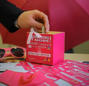 Opération "tirelires roses" à Charleville-Mézières