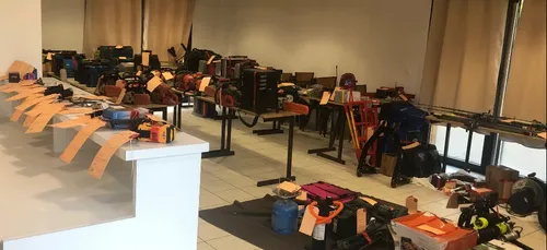 Plusieurs individus condamnés pour cambriolage.