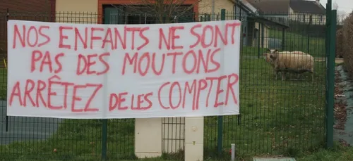 Saint-Germain-de-la-Coudre : des moutons à l'école