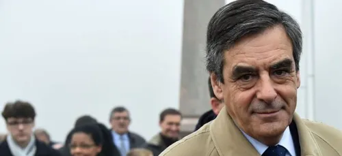 Sablé-sur-Sarthe : quelques "anti-Fillon" dans le froid