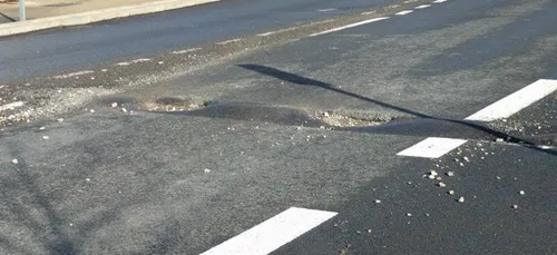 Les motards vont marquer les "nids de poules"